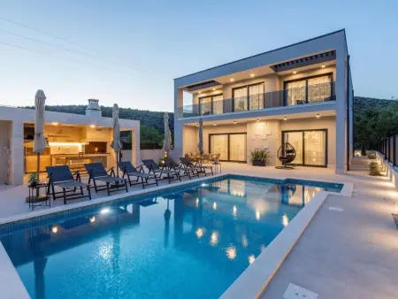 Villa Diana, maison moderne 4 chambres à Marina