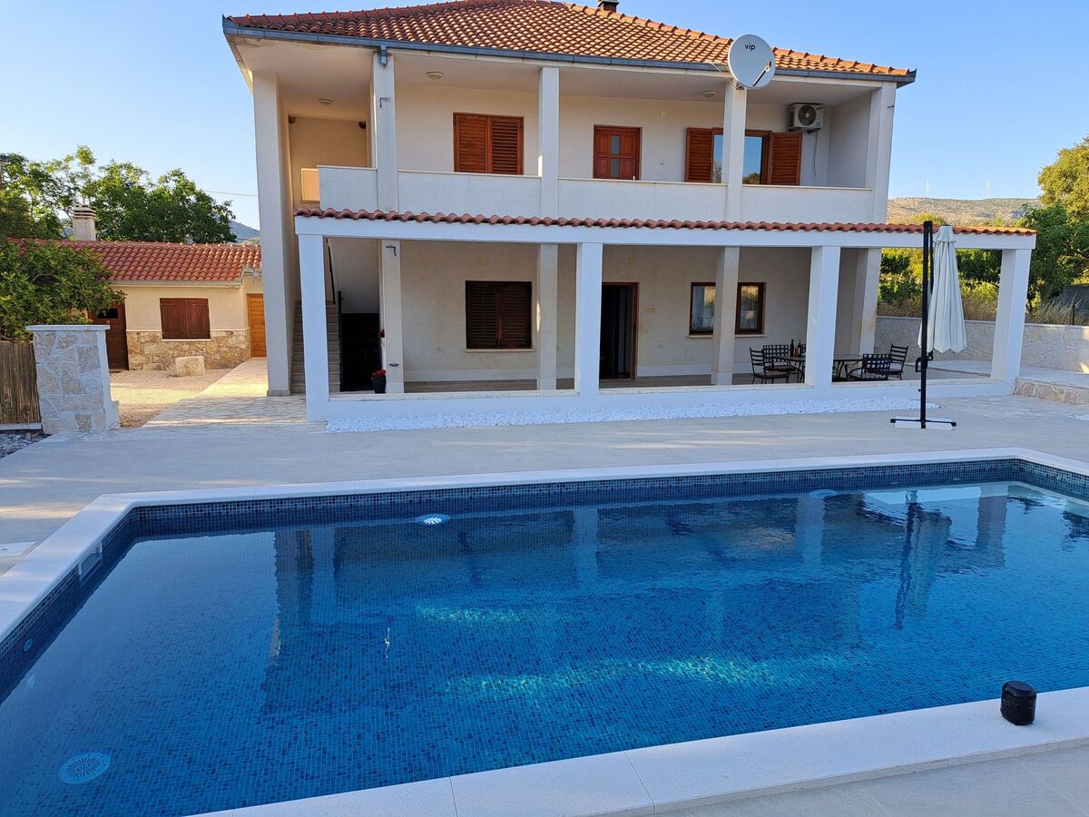 Maison Charmy Luna avec piscine chauffée à Marina - Photo 1