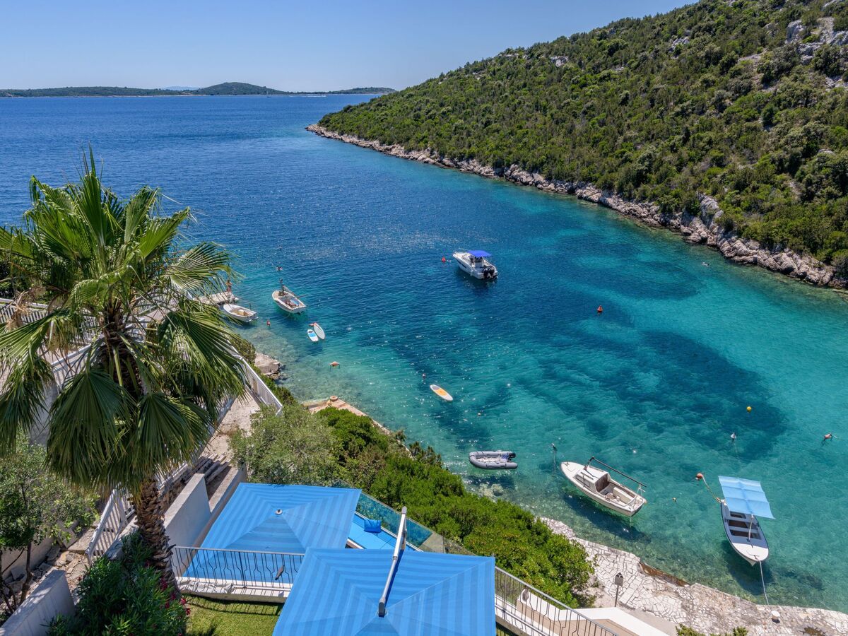 Villa avec plage privée de galets à Vinišće - Photo 23