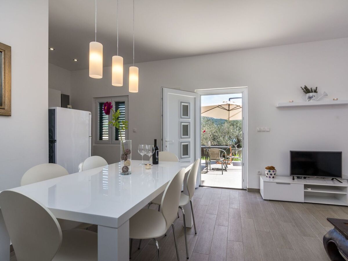 Maison moderne 30 m de la plage à Vinišće - Photo 3