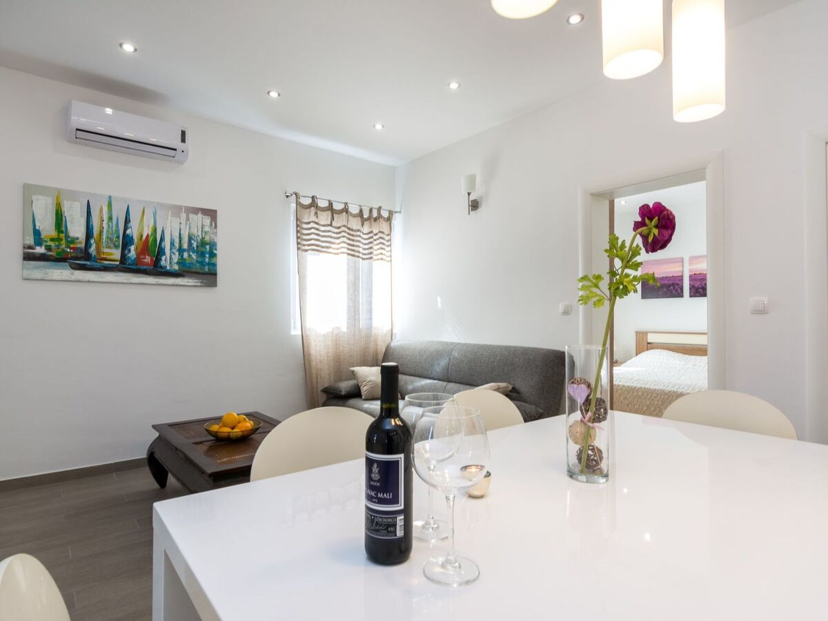 Maison moderne 30 m de la plage à Vinišće - Photo 4