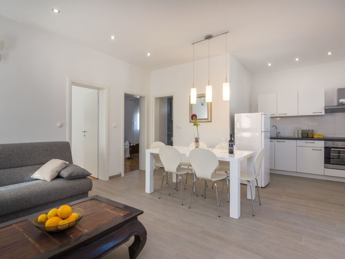 Maison moderne 30 m de la plage à Vinišće - Photo 5