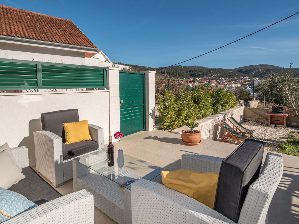 Maison moderne 30 m de la plage à Vinišće - Photo 16