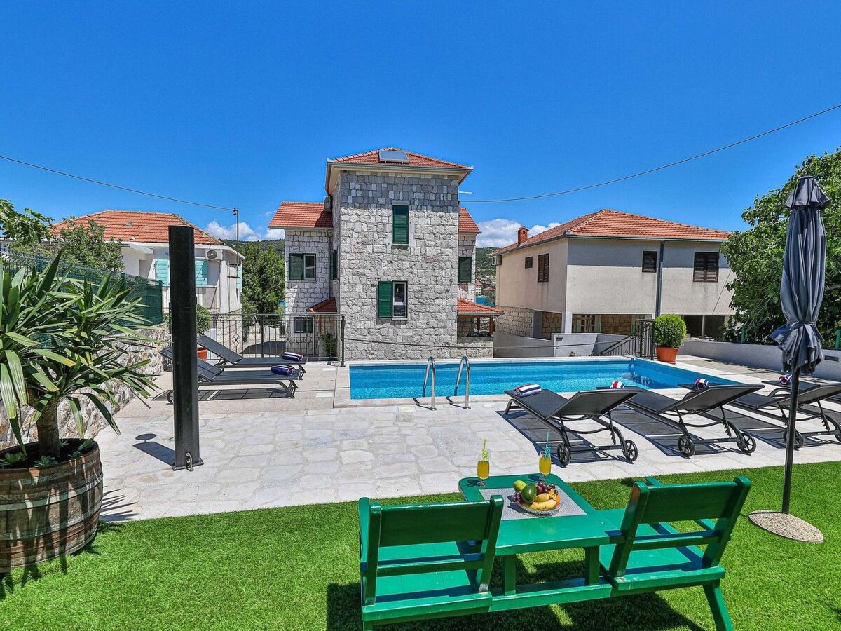 Villa Nina en pierre, accès plage 50 m, Vinišće - Photo 1