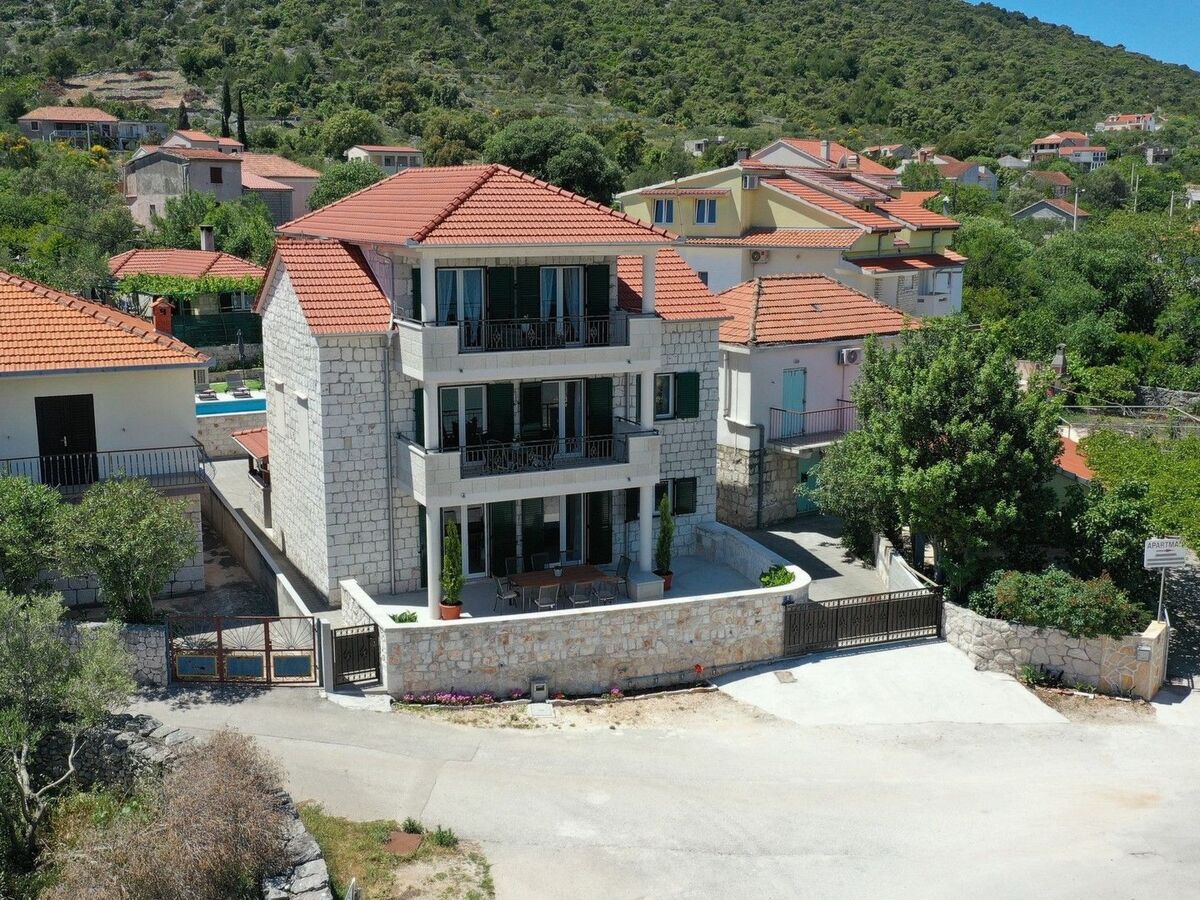 Villa Nina en pierre, accès plage 50 m, Vinišće - Photo 12