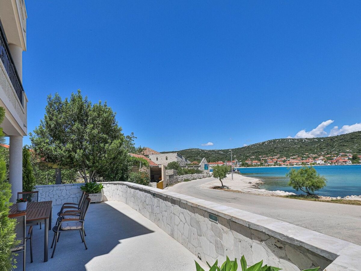 Villa Nina en pierre, accès plage 50 m, Vinišće - Photo 14