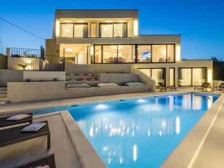 Location maison à Vinišće, Mar Escape Villa mit Pool und Meerblick Kroatien