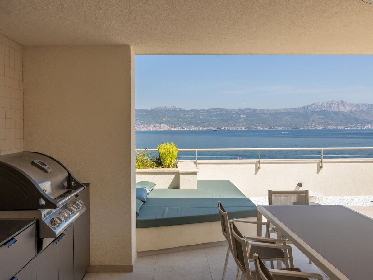 Villa Terra, maison 3 chambres à 30 m de la mer à Trogir - Photo 32