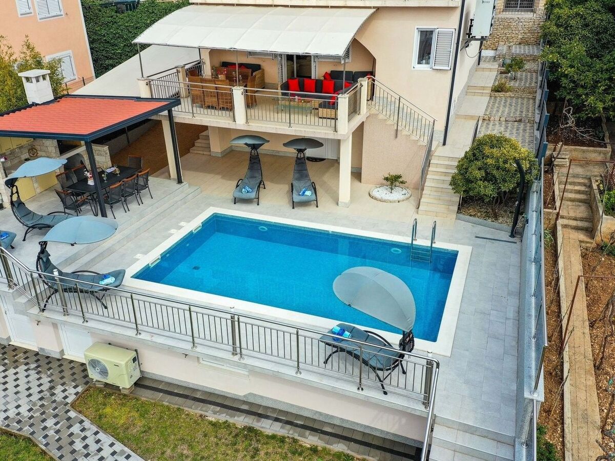 Villa Urban à Trogir : 6 chambres, piscine chauffée privée - Photo 1