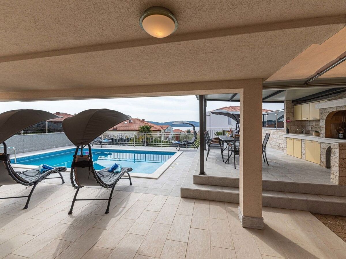Villa Urban à Trogir : 6 chambres, piscine chauffée privée - Photo 2