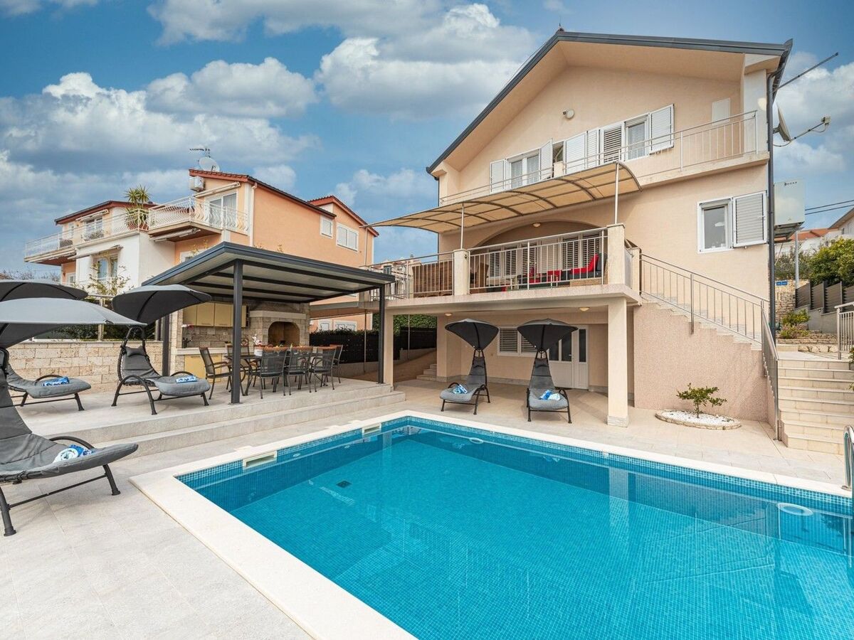 Villa Urban à Trogir : 6 chambres, piscine chauffée privée - Photo 4