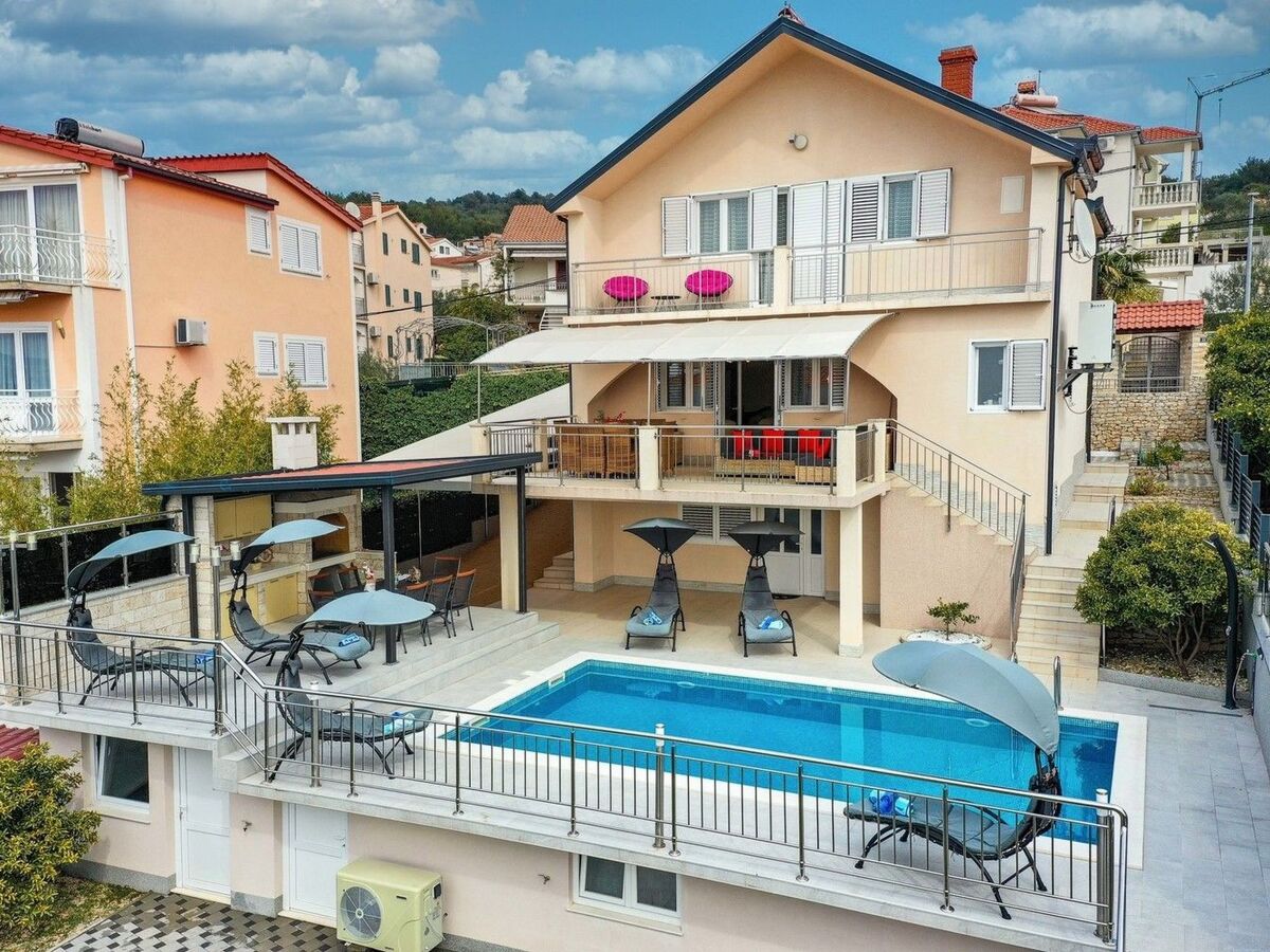Villa Urban à Trogir : 6 chambres, piscine chauffée privée - Photo 6