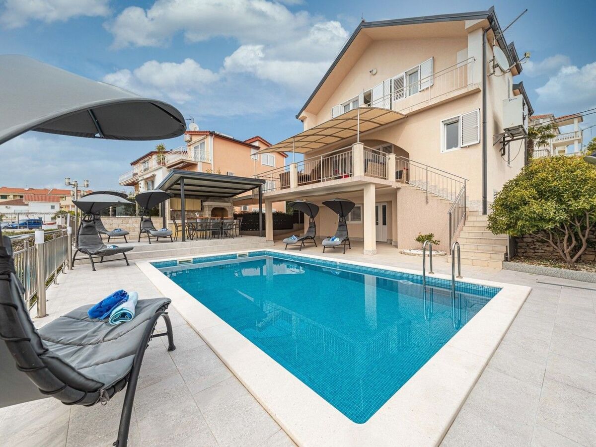 Villa Urban à Trogir : 6 chambres, piscine chauffée privée - Photo 8