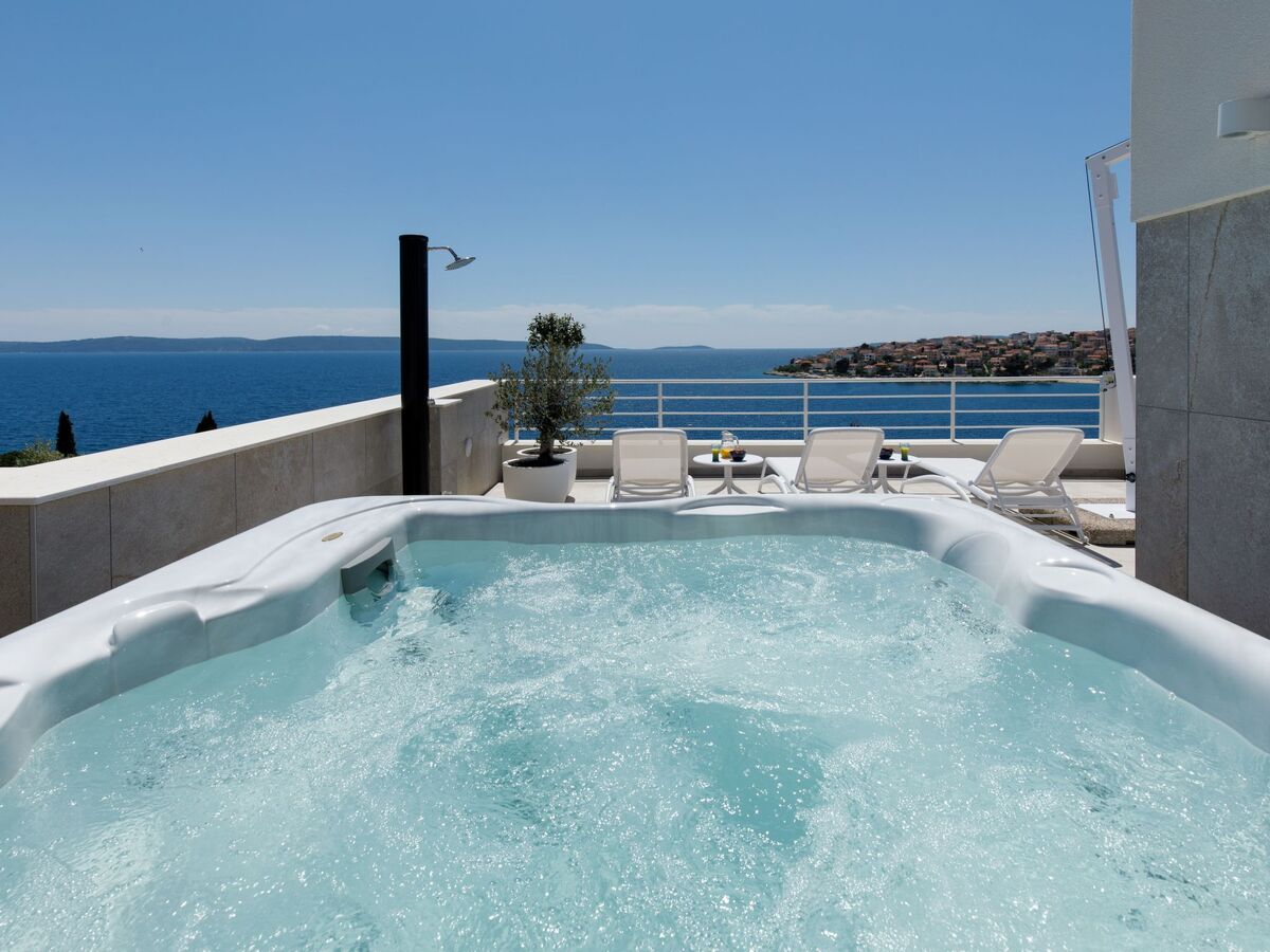 Villa Anadea avec jacuzzi extérieur à Trogir - Photo 32