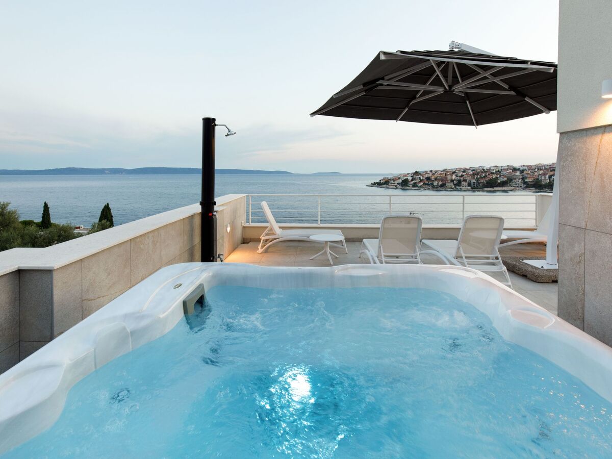 Villa Anadea avec jacuzzi extérieur à Trogir - Photo 50