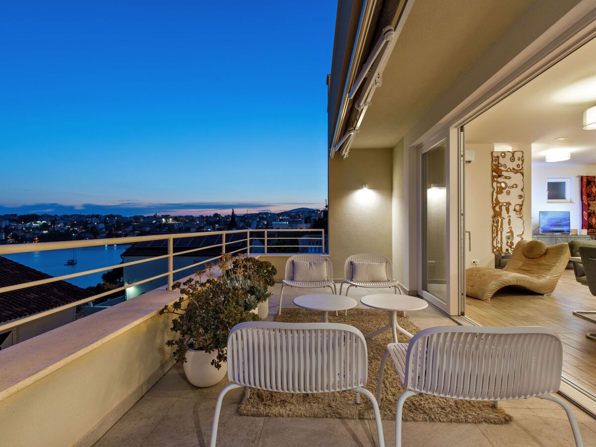 Villa Anadea avec jacuzzi extérieur à Trogir - Photo 54