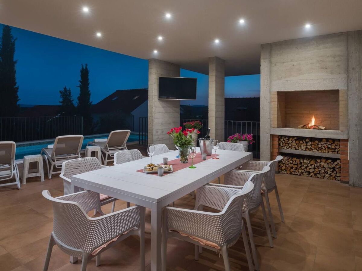 Villa Prima Vista, maison 8 pers. avec piscine à Trogir - Photo 1