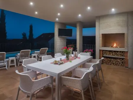 Villa Prima Vista, maison 8 pers. avec piscine à Trogir