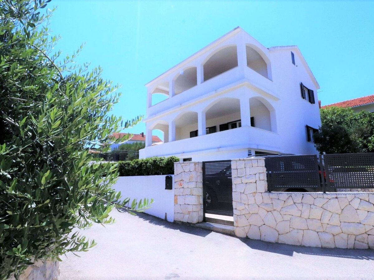 Maison 4 chambres avec piscine chauffée à Okrug Donji - Photo 5