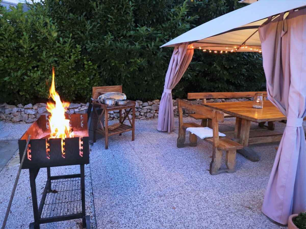 Maison 4 chambres avec piscine chauffée à Okrug Donji - Photo 16