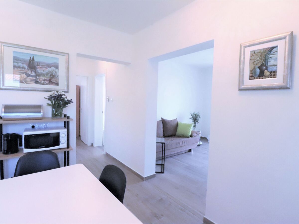 Maison 4 chambres avec piscine chauffée à Okrug Donji - Photo 22