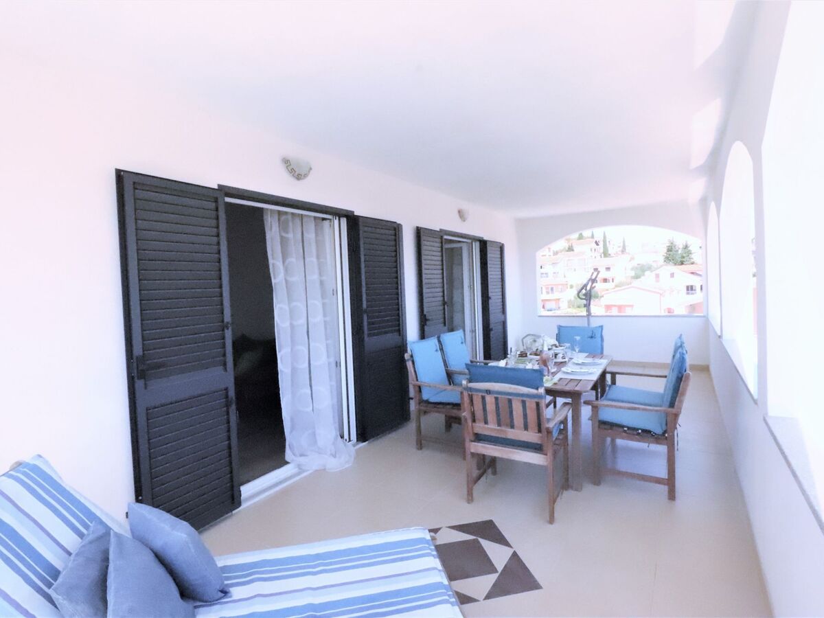 Maison 4 chambres avec piscine chauffée à Okrug Donji - Photo 23