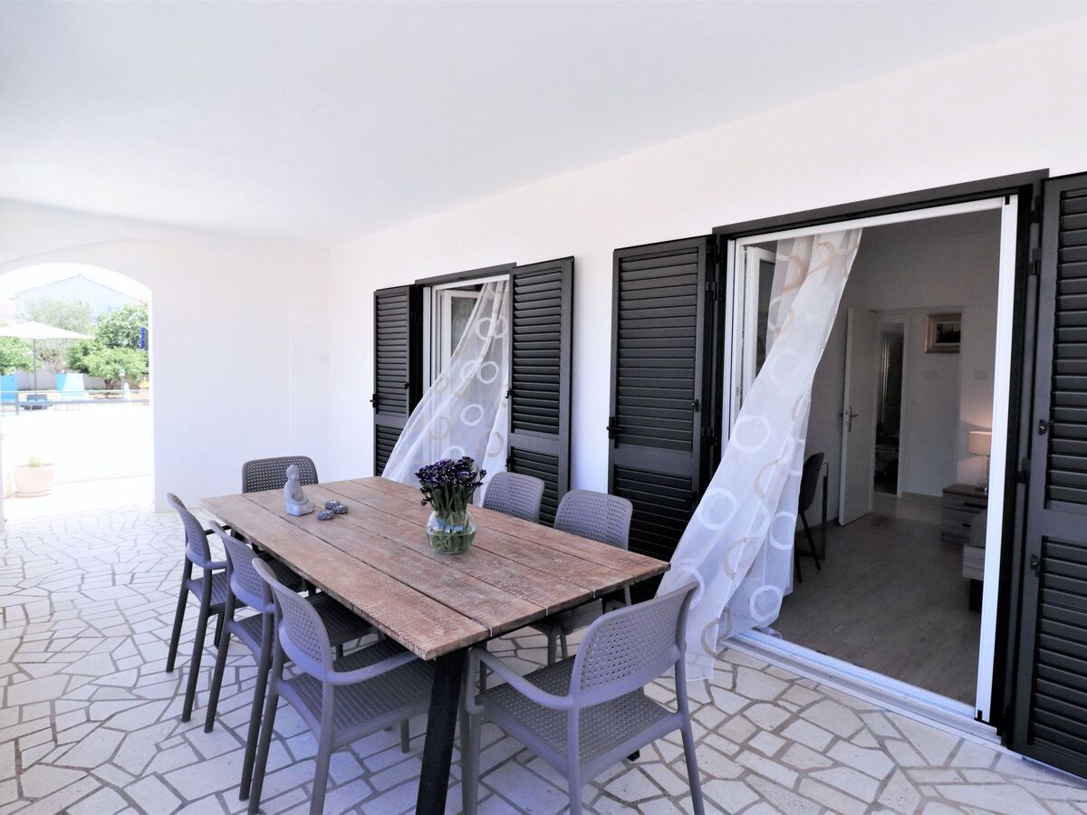 Maison 4 chambres avec piscine chauffée à Okrug Donji - Photo 36