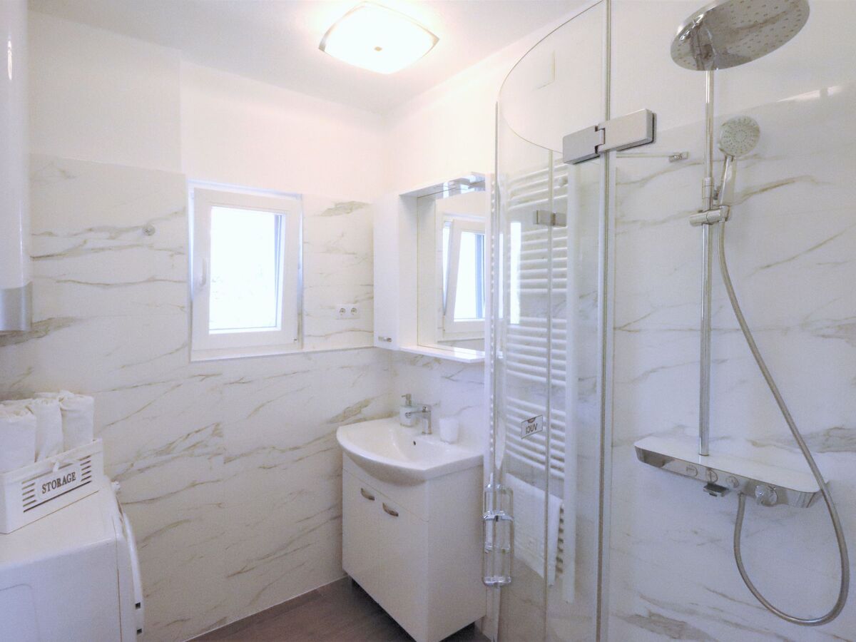 Maison 4 chambres avec piscine chauffée à Okrug Donji - Photo 45