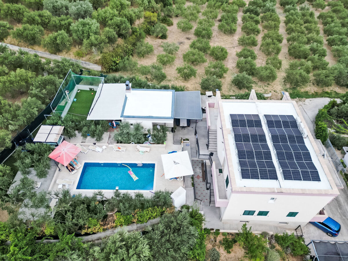 Villa Rimac : maison 7 chambres avec piscine intérieure à Kaštel Novi - Photo 3