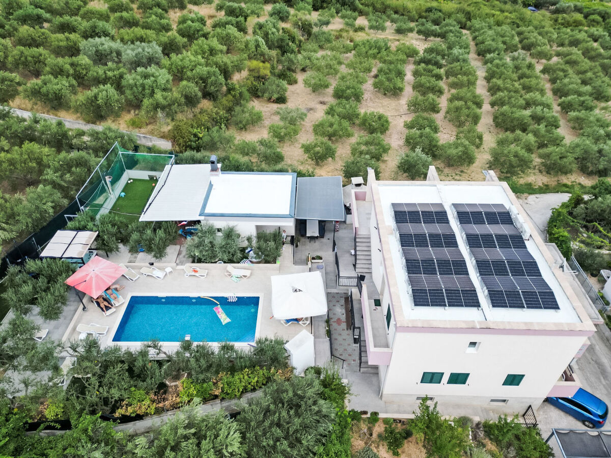 Villa Rimac : maison 7 chambres avec piscine intérieure à Kaštel Novi - Photo 6
