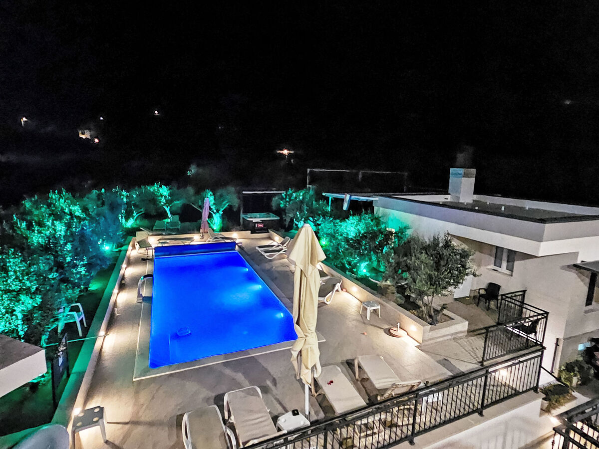 Villa Rimac : maison 7 chambres avec piscine intérieure à Kaštel Novi - Photo 9