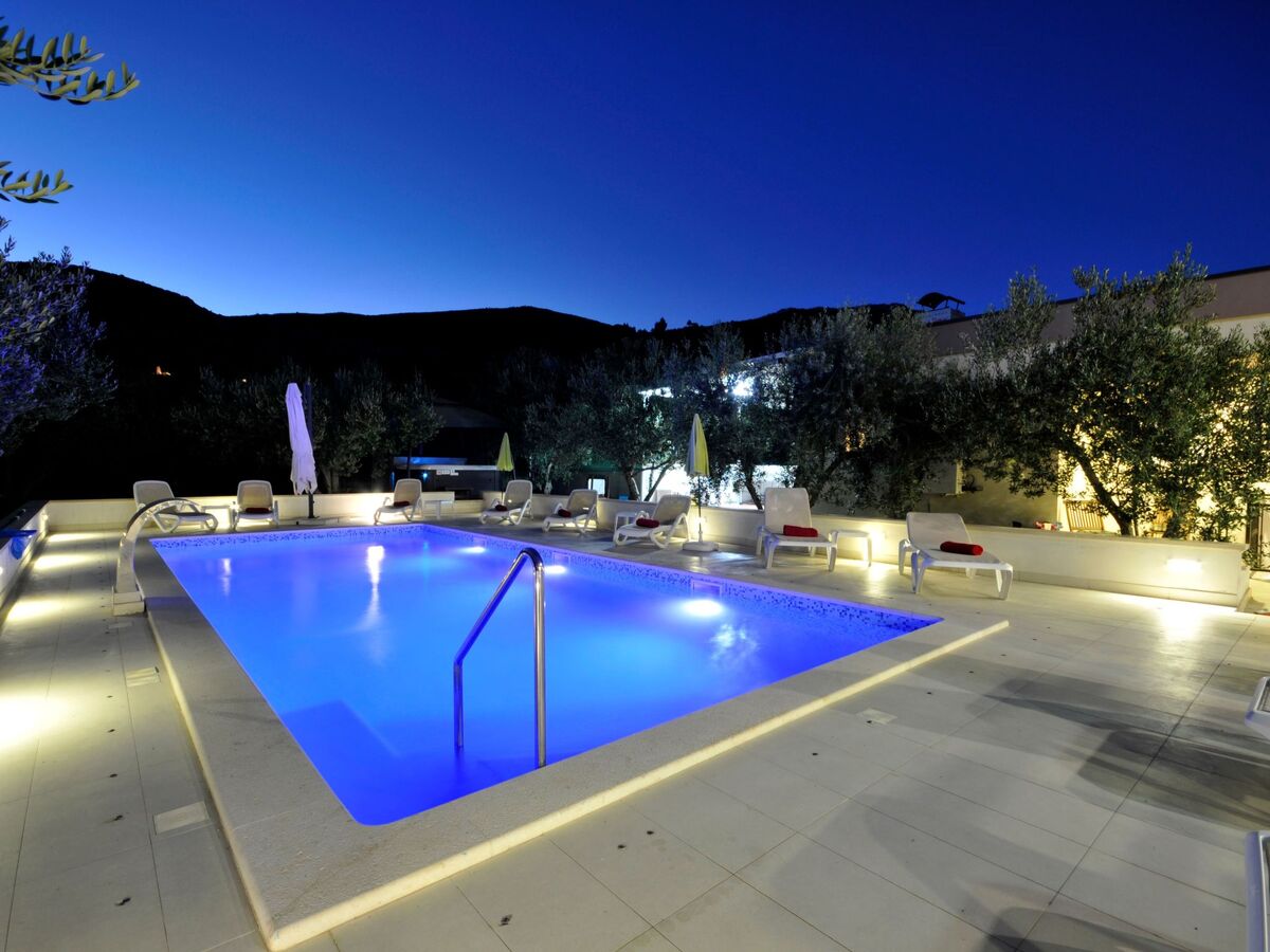 Villa Rimac : maison 7 chambres avec piscine intérieure à Kaštel Novi - Photo 10