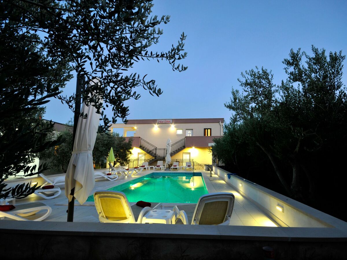 Villa Rimac : maison 7 chambres avec piscine intérieure à Kaštel Novi - Photo 15