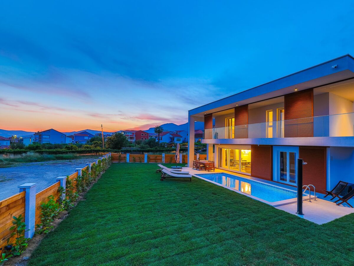 Villa Ingrid avec piscine chauffée à Kaštel Gomilica - Photo 3