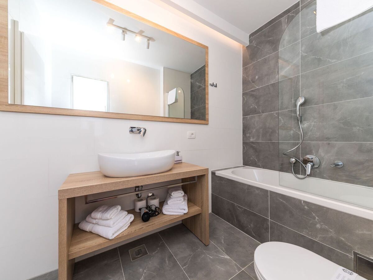 Villa Ingrid avec piscine chauffée à Kaštel Gomilica - Photo 22