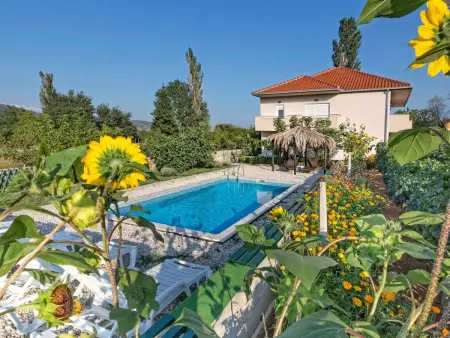 Villa Sonnenblume à Dicmo : piscine, jardin et 5 chambres