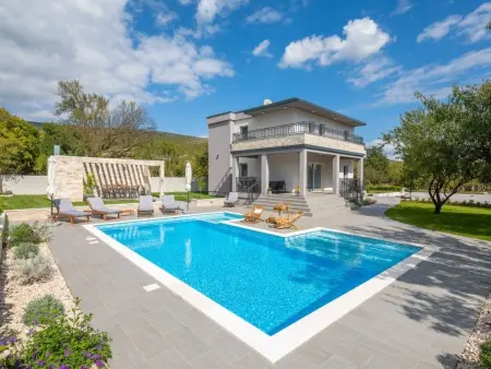 Villa Dali – Maison 3 chambres avec piscine à Dicmo