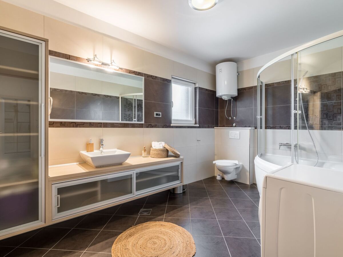 Villa 5 chambres avec piscine privée à Dragovode - Photo 46
