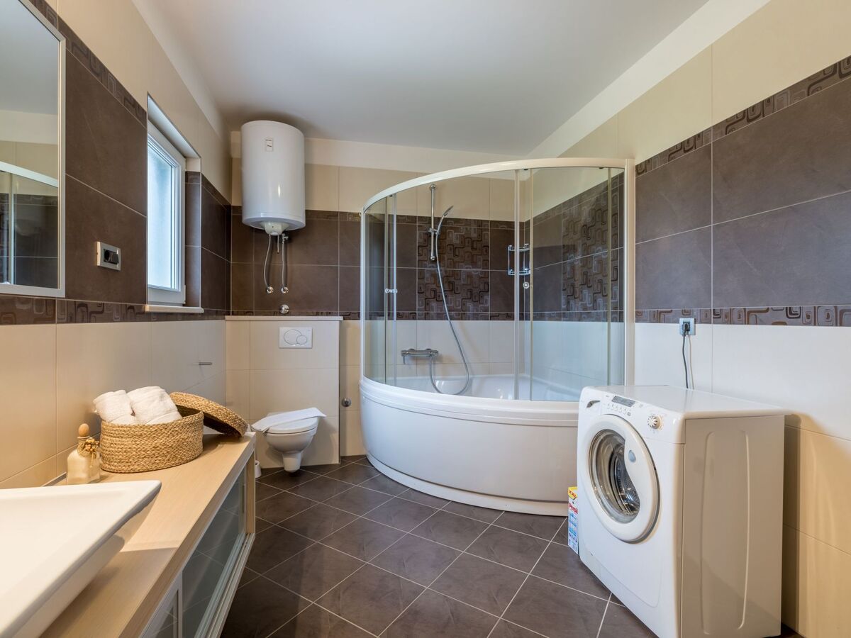 Villa 5 chambres avec piscine privée à Dragovode - Photo 47