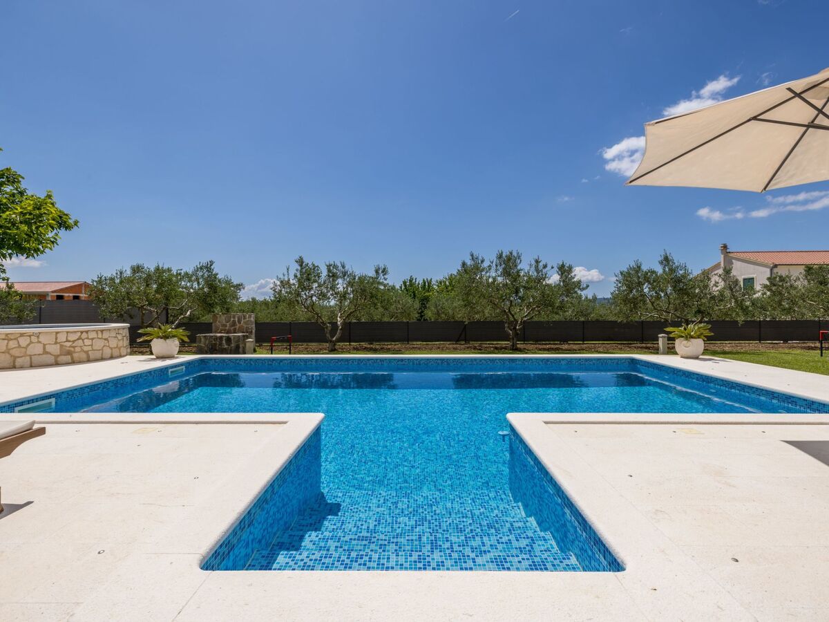 Villa 5 chambres avec piscine privée à Dragovode - Photo 79