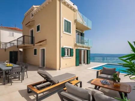 Epetium Beach Villa – Maison 10 pers. face à la mer