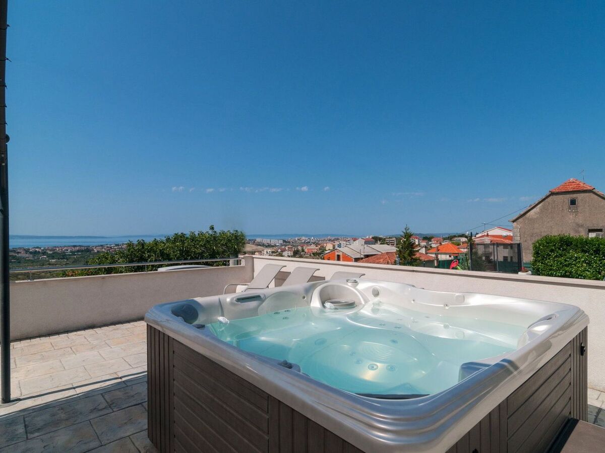Villa Roko à Mravince : maison avec jacuzzi et piscine - Photo 13