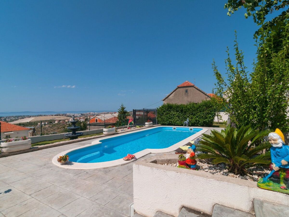 Villa Roko à Mravince : maison avec jacuzzi et piscine - Photo 17