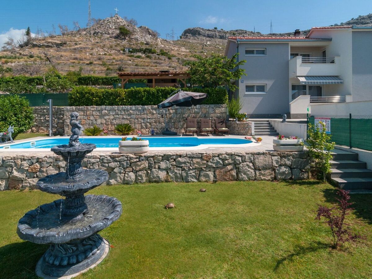 Villa Roko à Mravince : maison avec jacuzzi et piscine - Photo 24