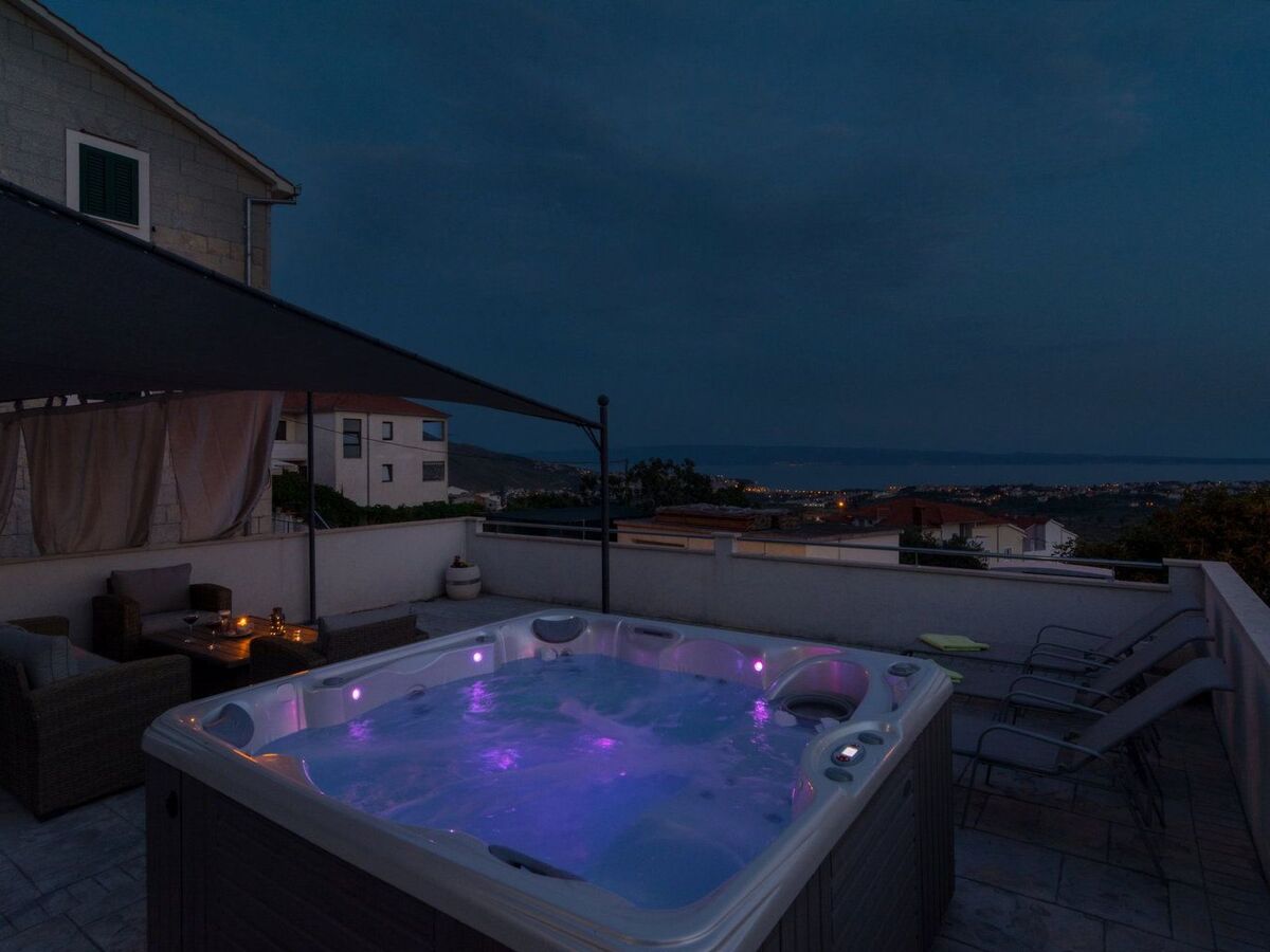 Villa Roko à Mravince : maison avec jacuzzi et piscine - Photo 37