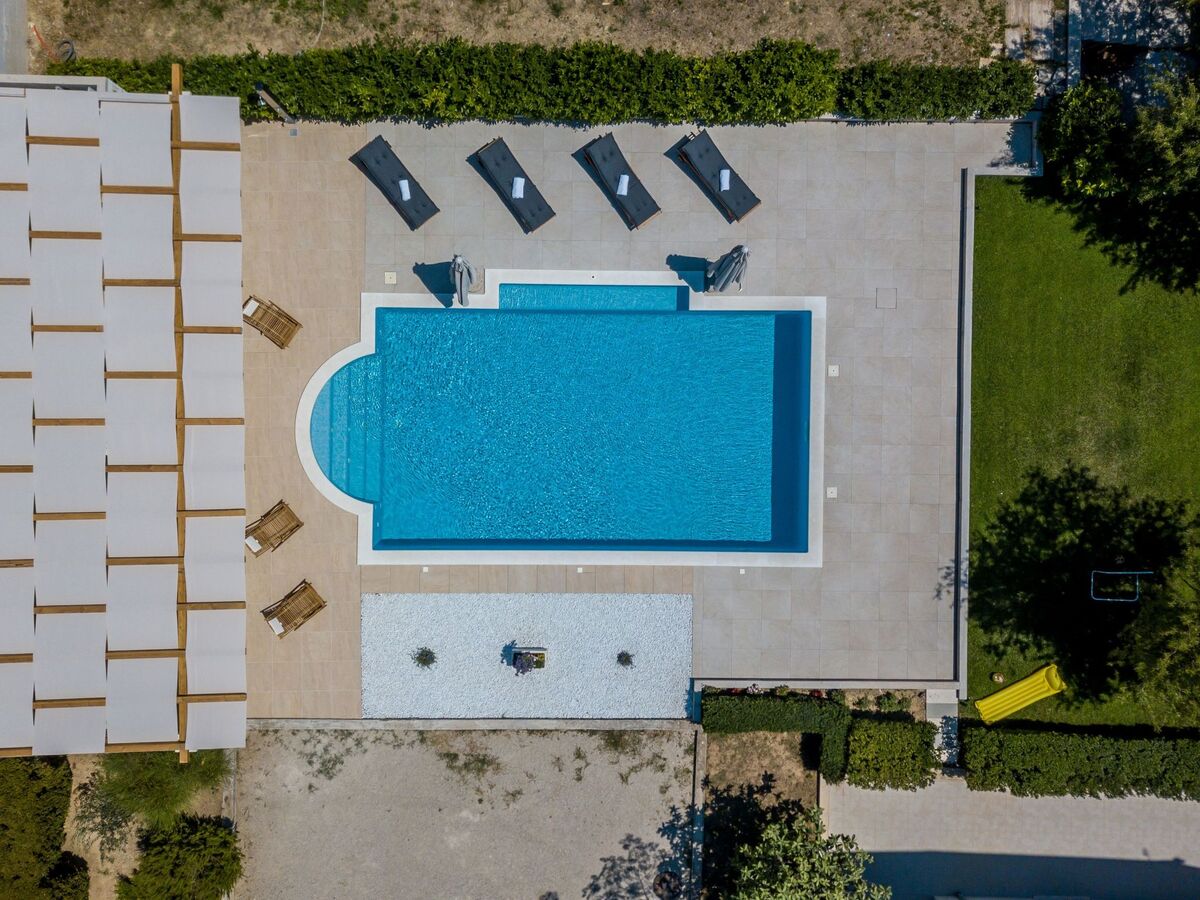 Villa Melki à Klis : maison 6 chambres avec grand pool privé - Photo 8