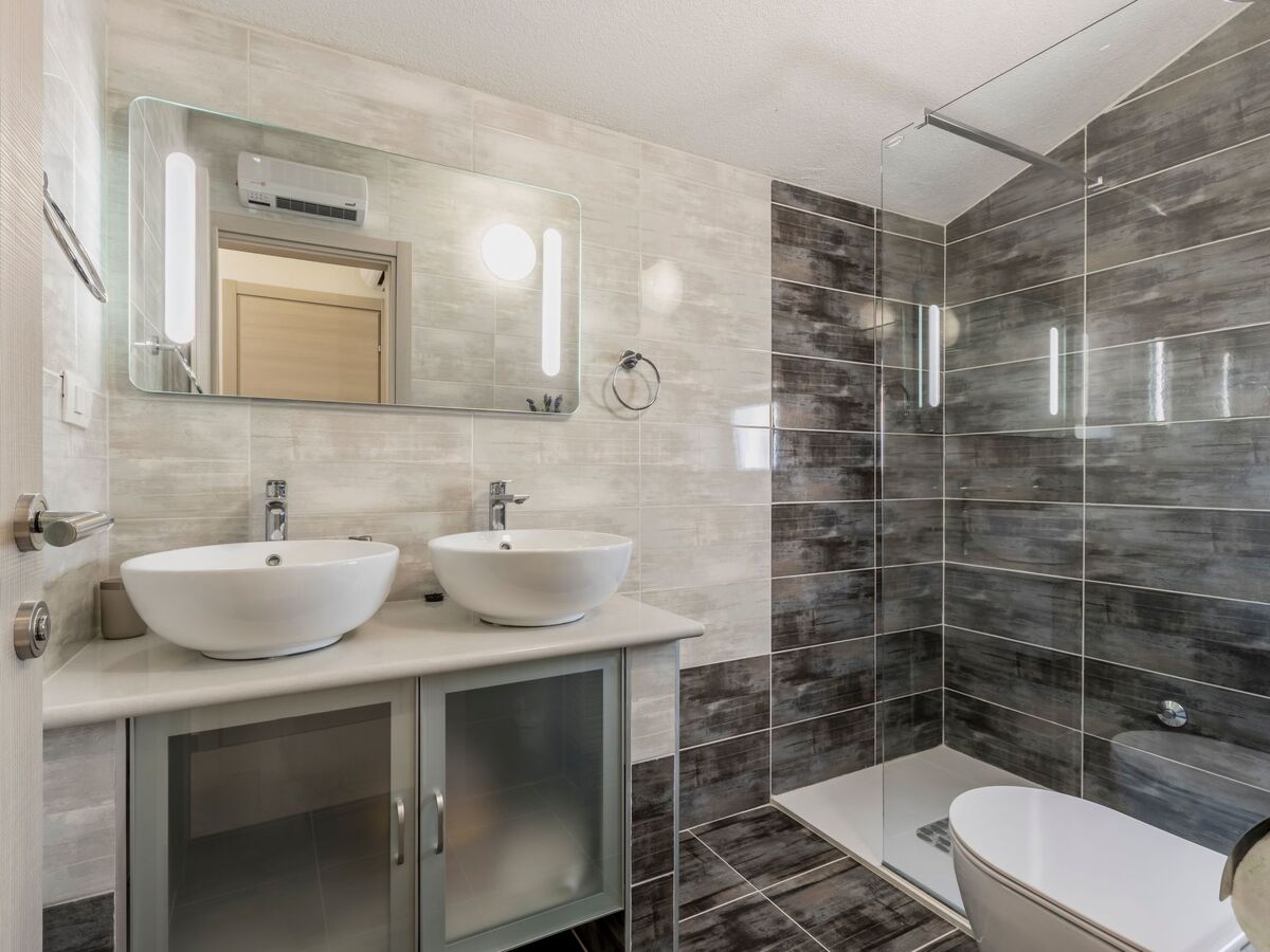 Villa 4 chambres avec piscine privée à 20m de la mer - Photo 24