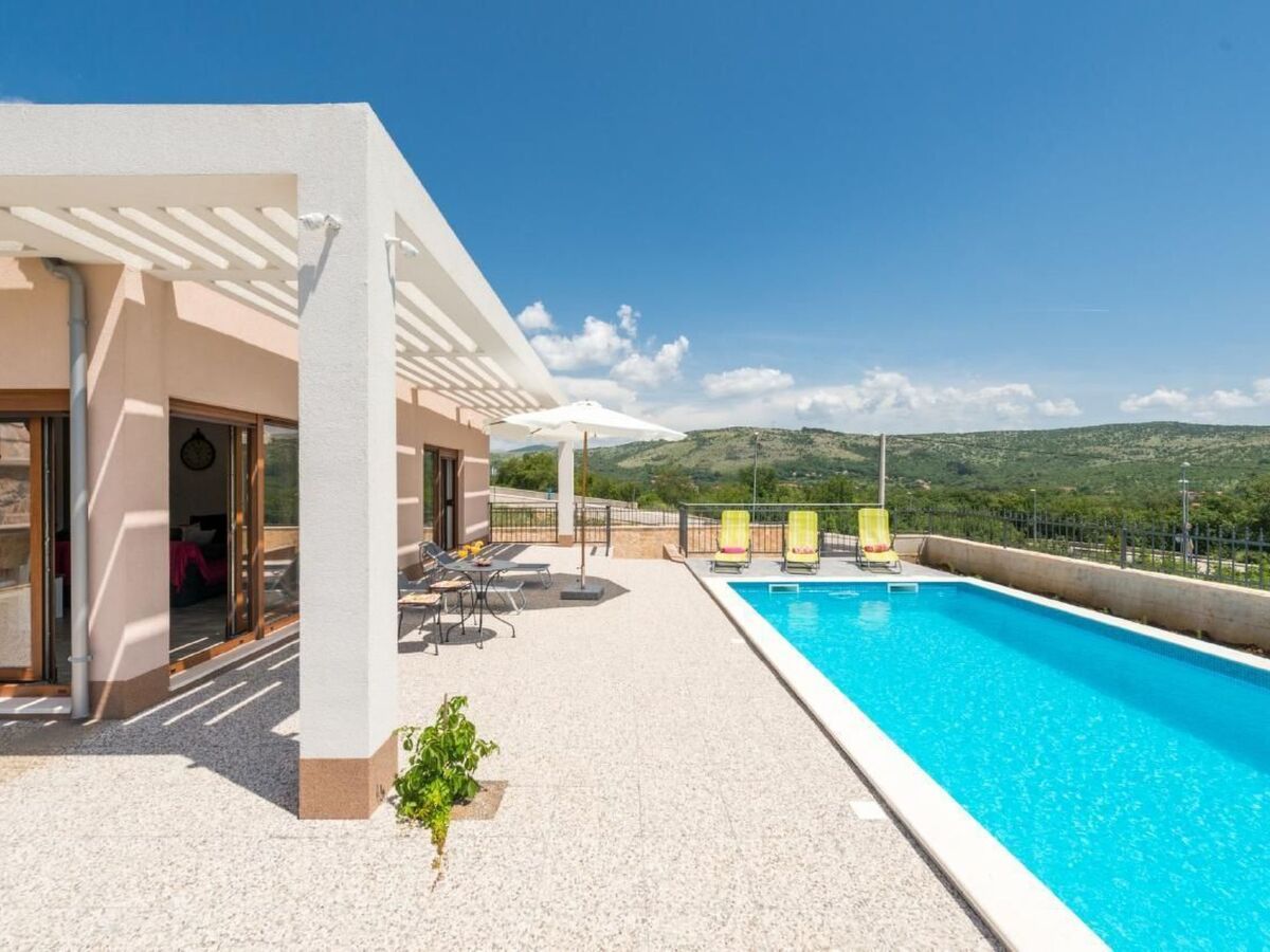 Villa Longfield, piscine chauffée et sauna à Dugopolje - Photo 1