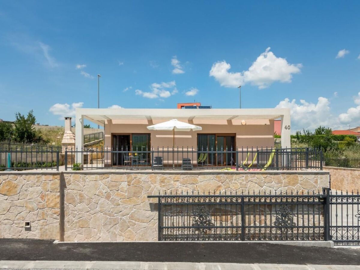 Villa Longfield, piscine chauffée et sauna à Dugopolje - Photo 2