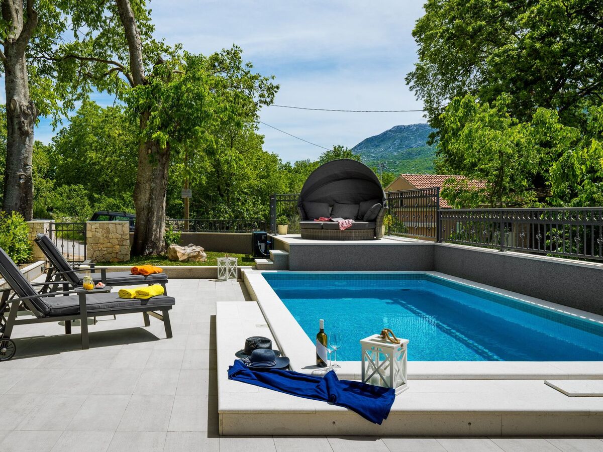 Maison avec piscine chauffée et taverne à Dugopolje - Photo 8
